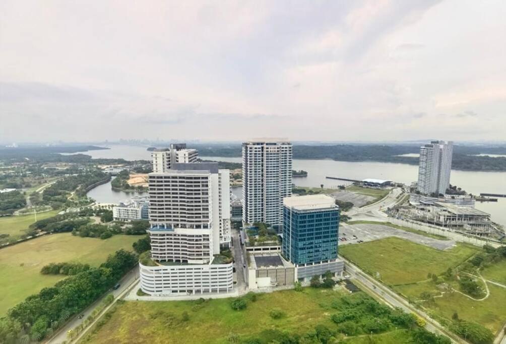 C0704 Almas Suite Seaview & Netflix Stay Nusajaya  Ngoại thất bức ảnh